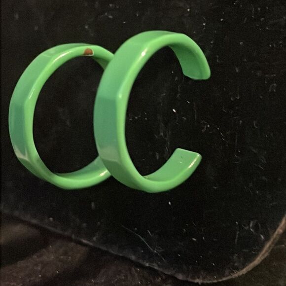 1” hypoallergenic silver tone green hoop stud earrings - Picture 7 of 11